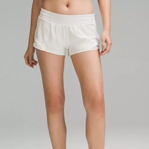 Lululemon Hotty Hot Low-Rise Lined Short 2.5"